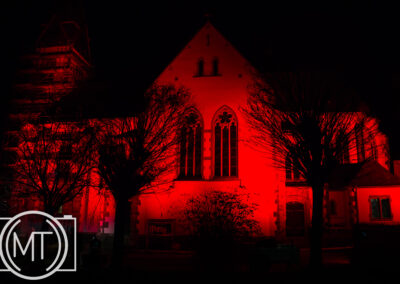 Kirche St. Nikolaus in rot